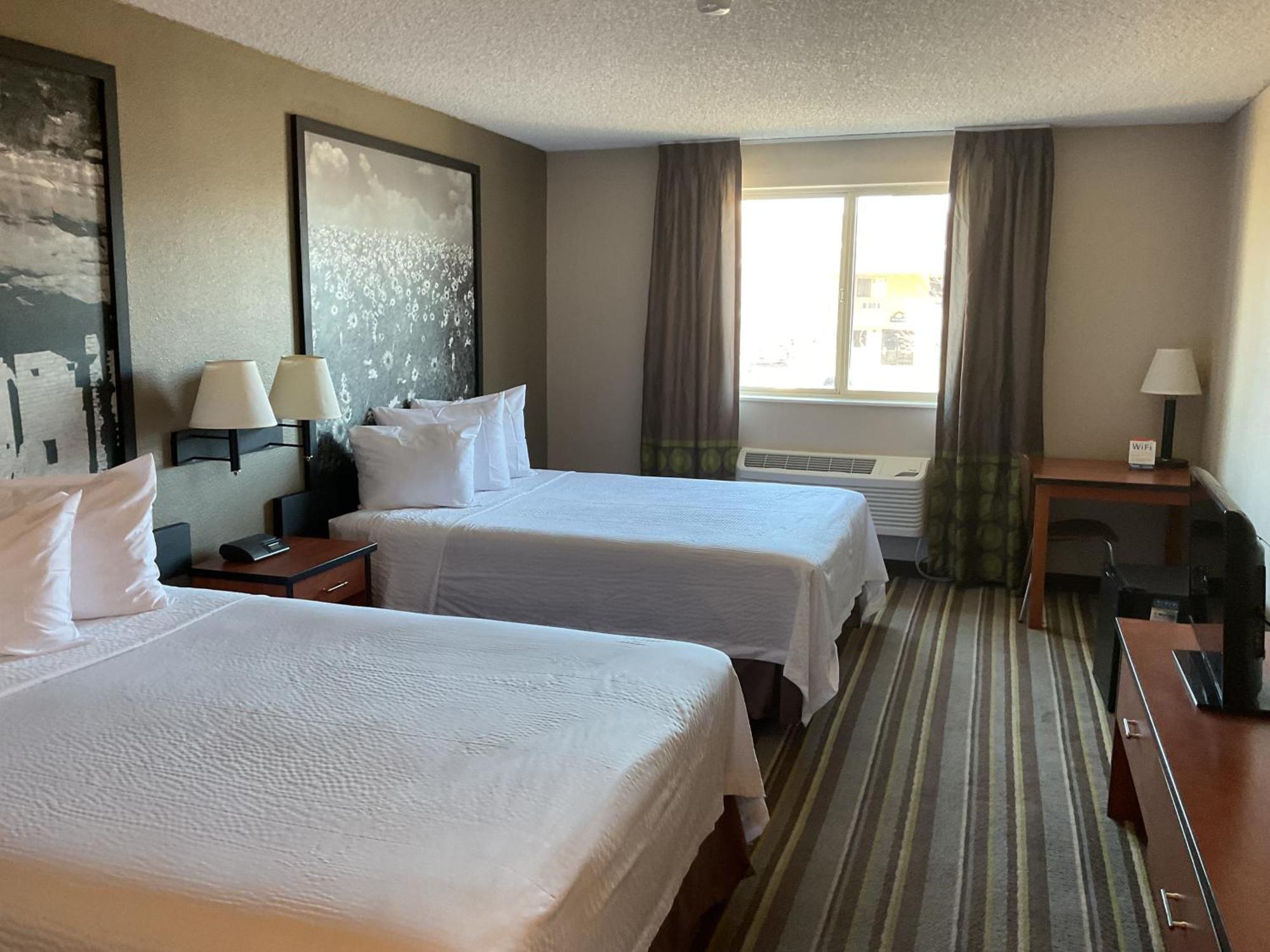 Super 8 By Wyndham Colorado Springs Airport Motel Ngoại thất bức ảnh